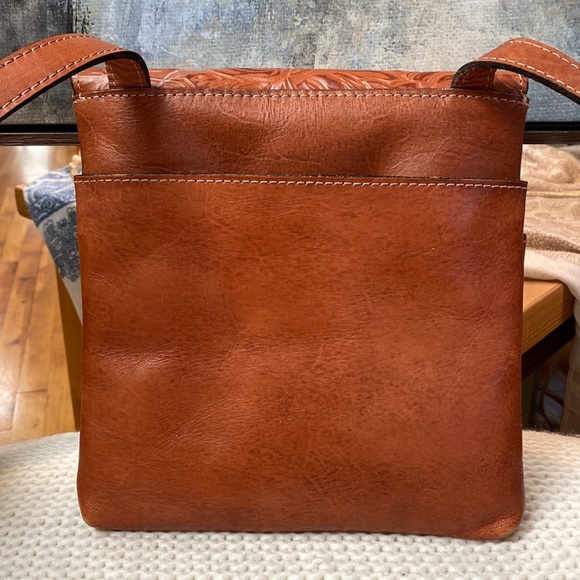 *SOLD*Patricia Nash Granada Floral Crossbody In Dusty Rose - Picture 4 of 15